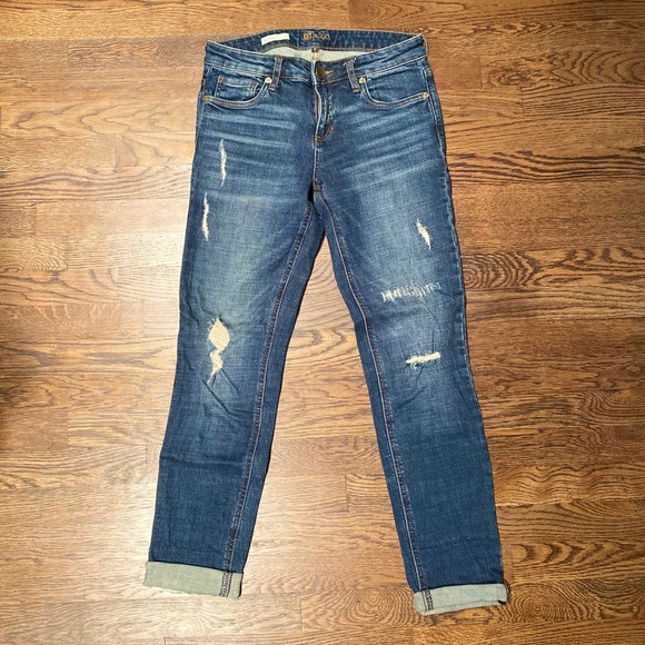 *like new* Boyfriend fit jeans - Picture 2 of 9